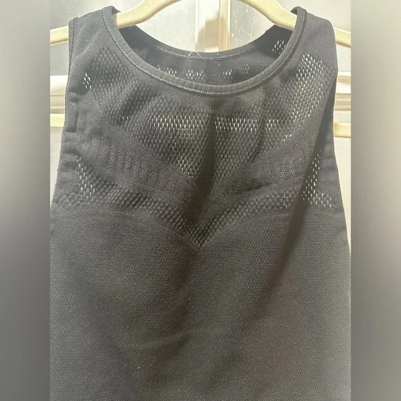 Lululemon Reveal Crop Top *En Avante-Black - Picture 3 of 6